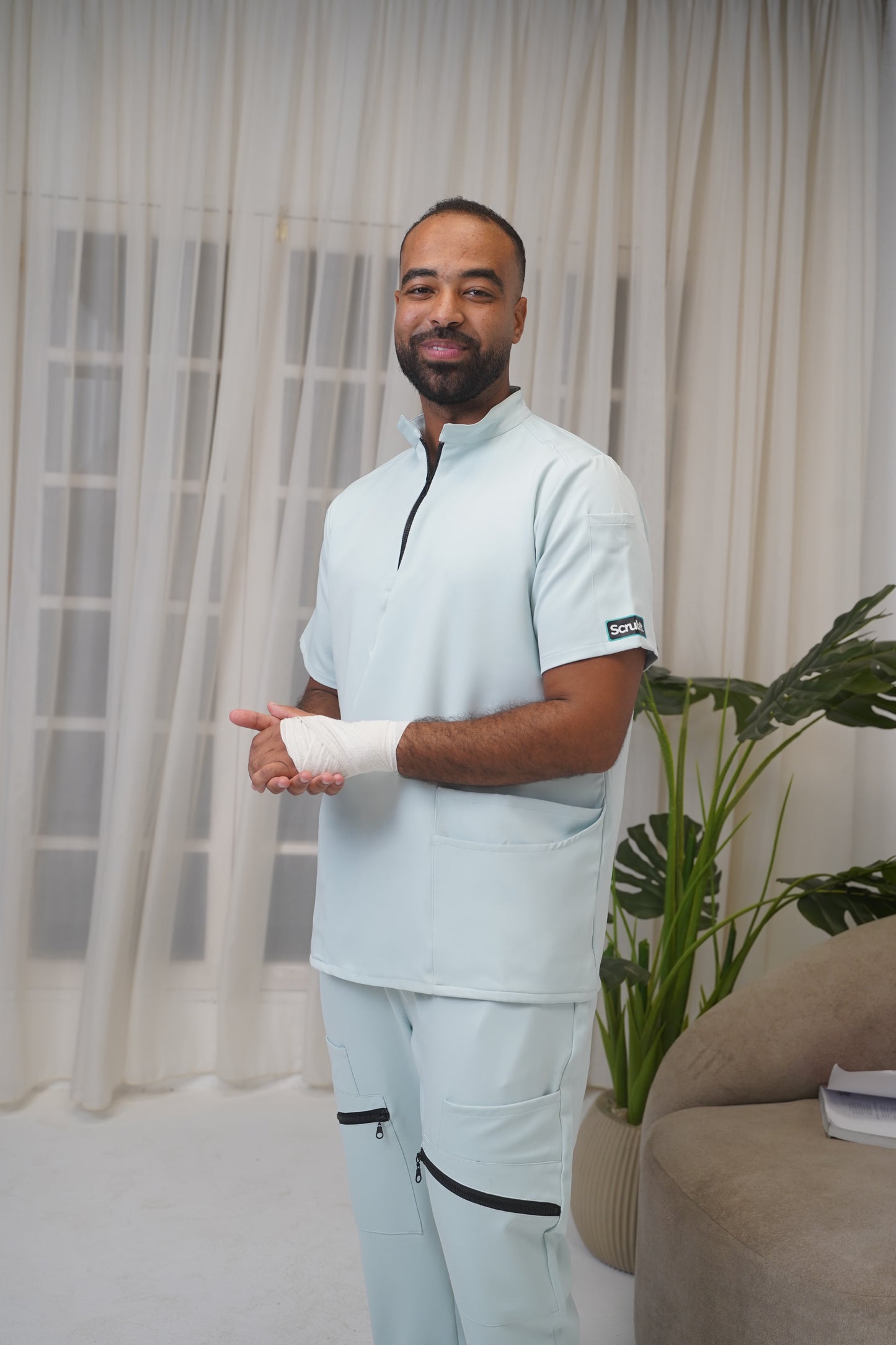 Unparalleled scrub in Light teal green